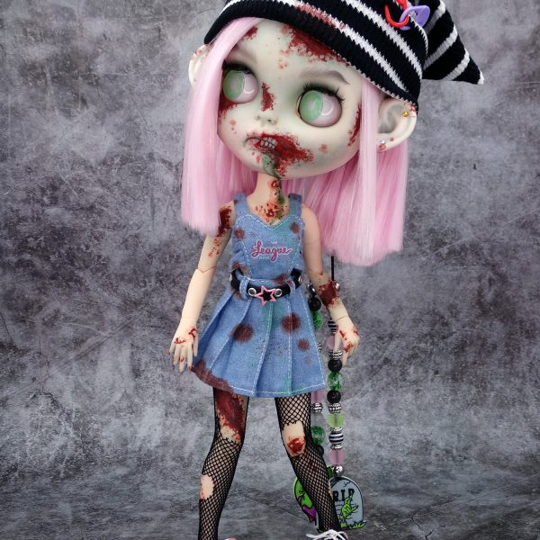 Megan, muñeca Blythe custom zombi, de estilo punk-rock
