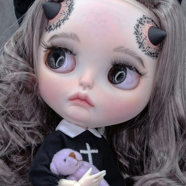 Gretchen, custom demon Blythe doll