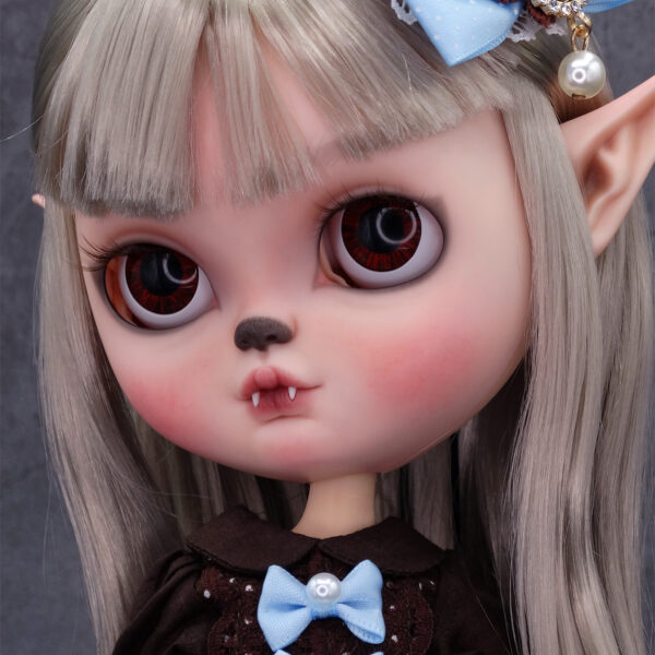 Lovetta-custom-blythe-werewolf