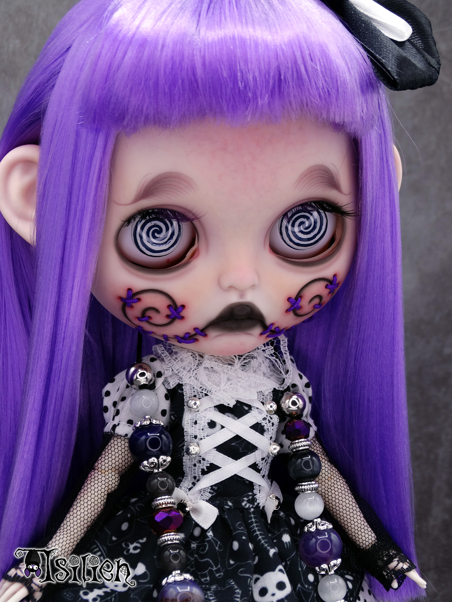 Shelby, muñeca Blythe custom terror gótica