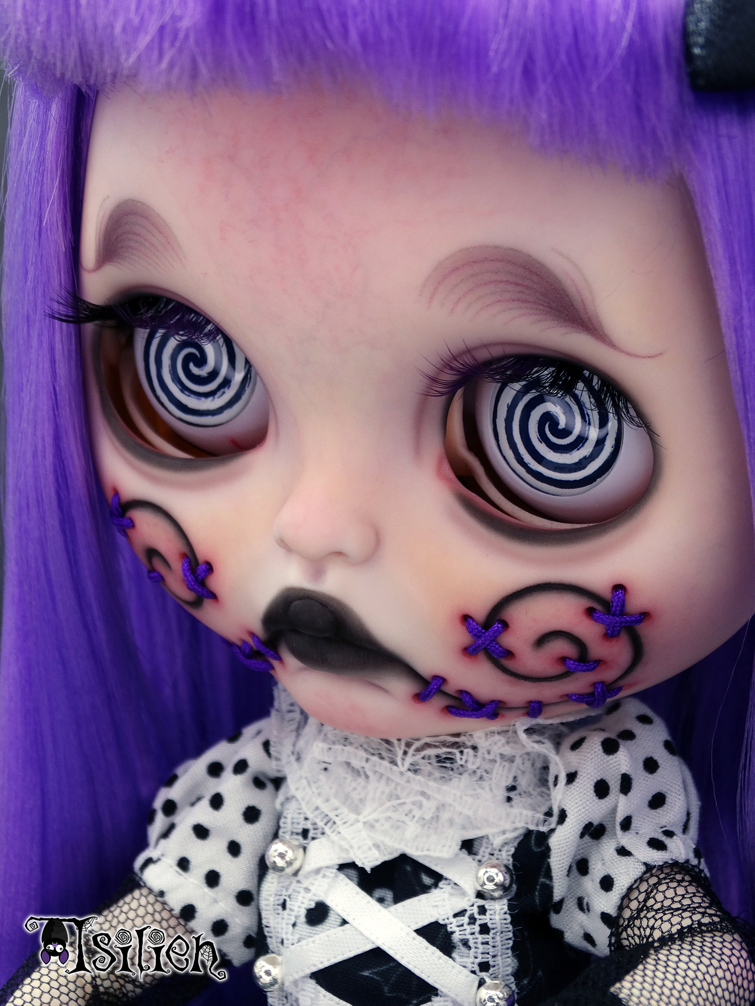 Shelby, muñeca Blythe custom terror gótica