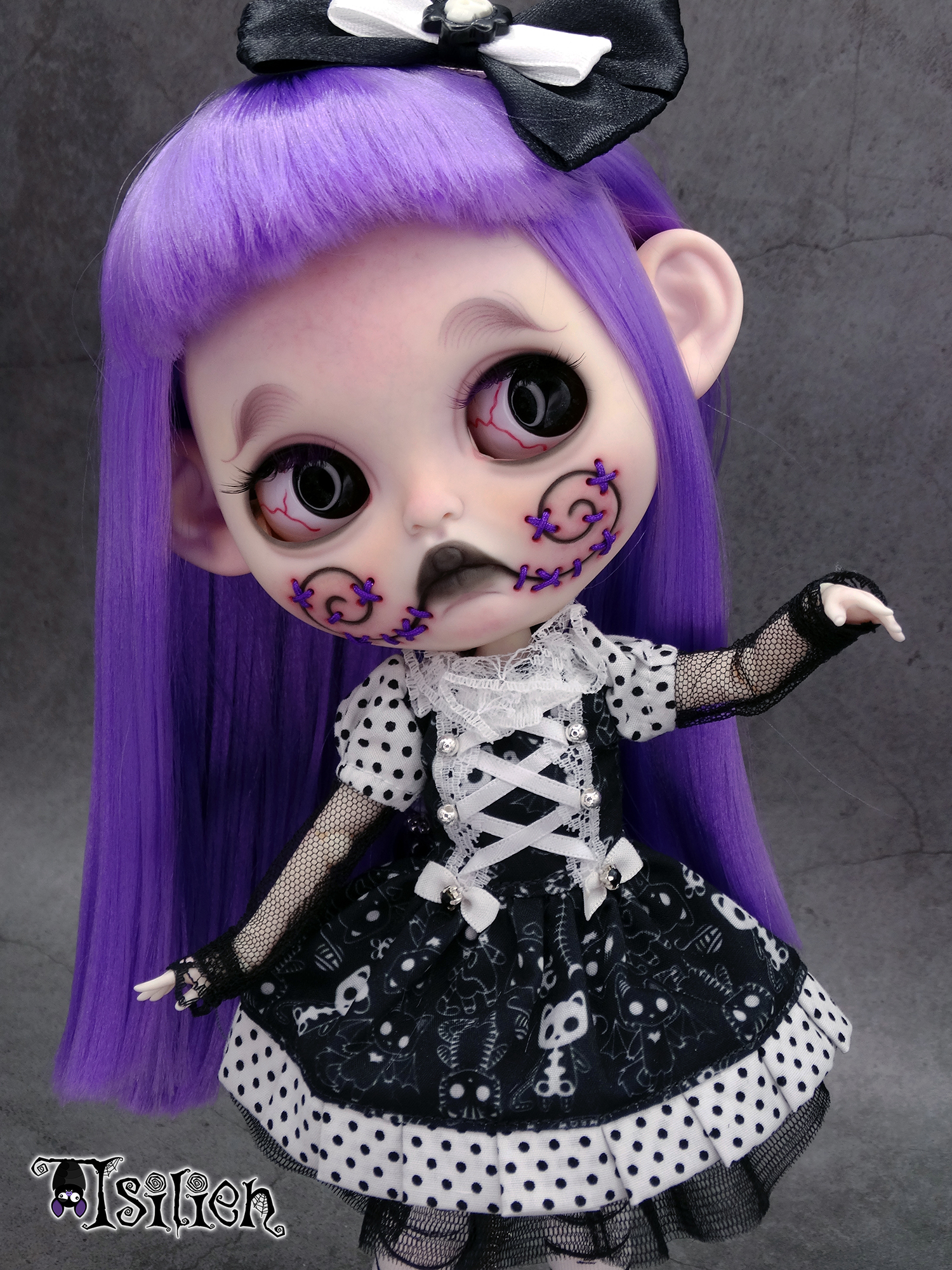 Shelby, muñeca Blythe custom terror gótica