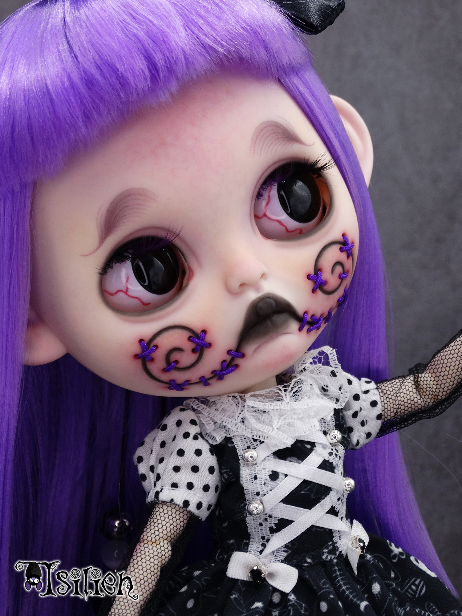 Shelby, muñeca Blythe custom terror gótica