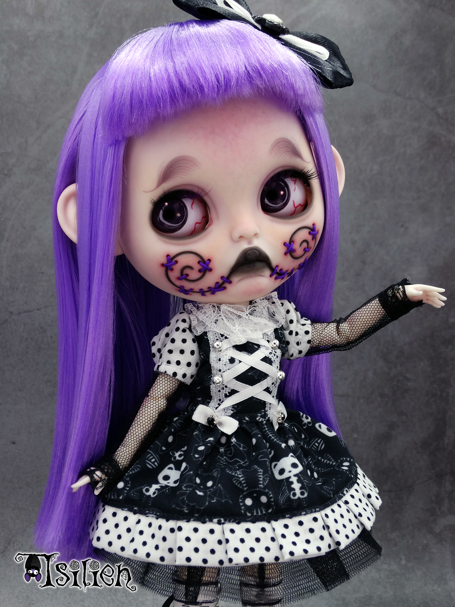 Shelby, muñeca Blythe custom terror gótica
