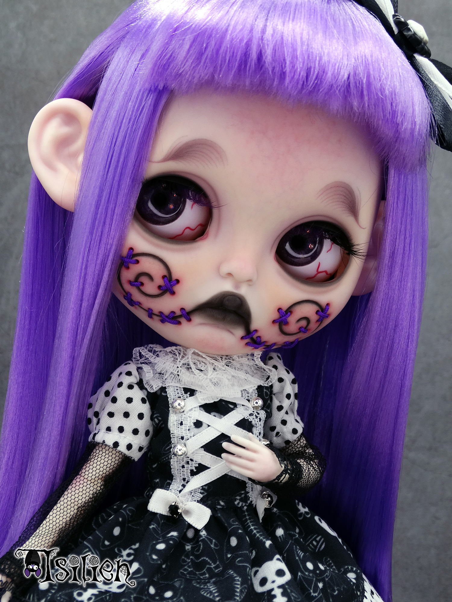 Shelby, muñeca Blythe custom terror gótica