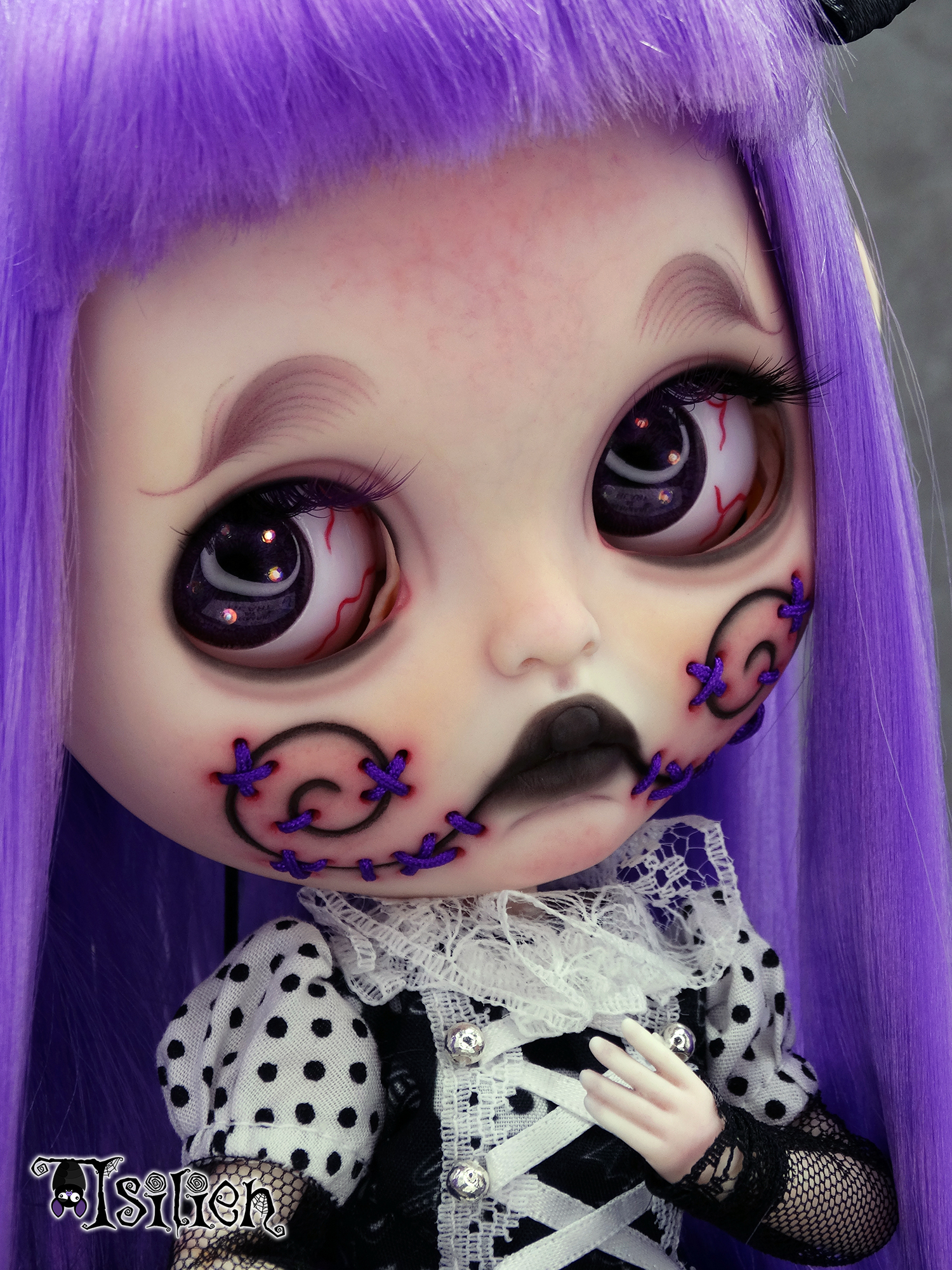 Shelby, muñeca Blythe custom terror gótica