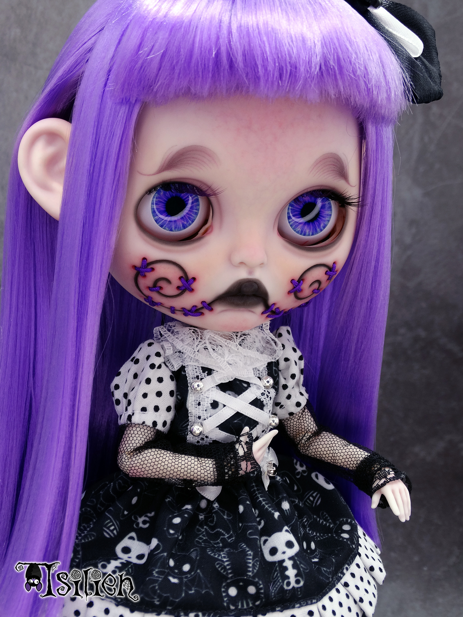Shelby, muñeca Blythe custom terror gótica