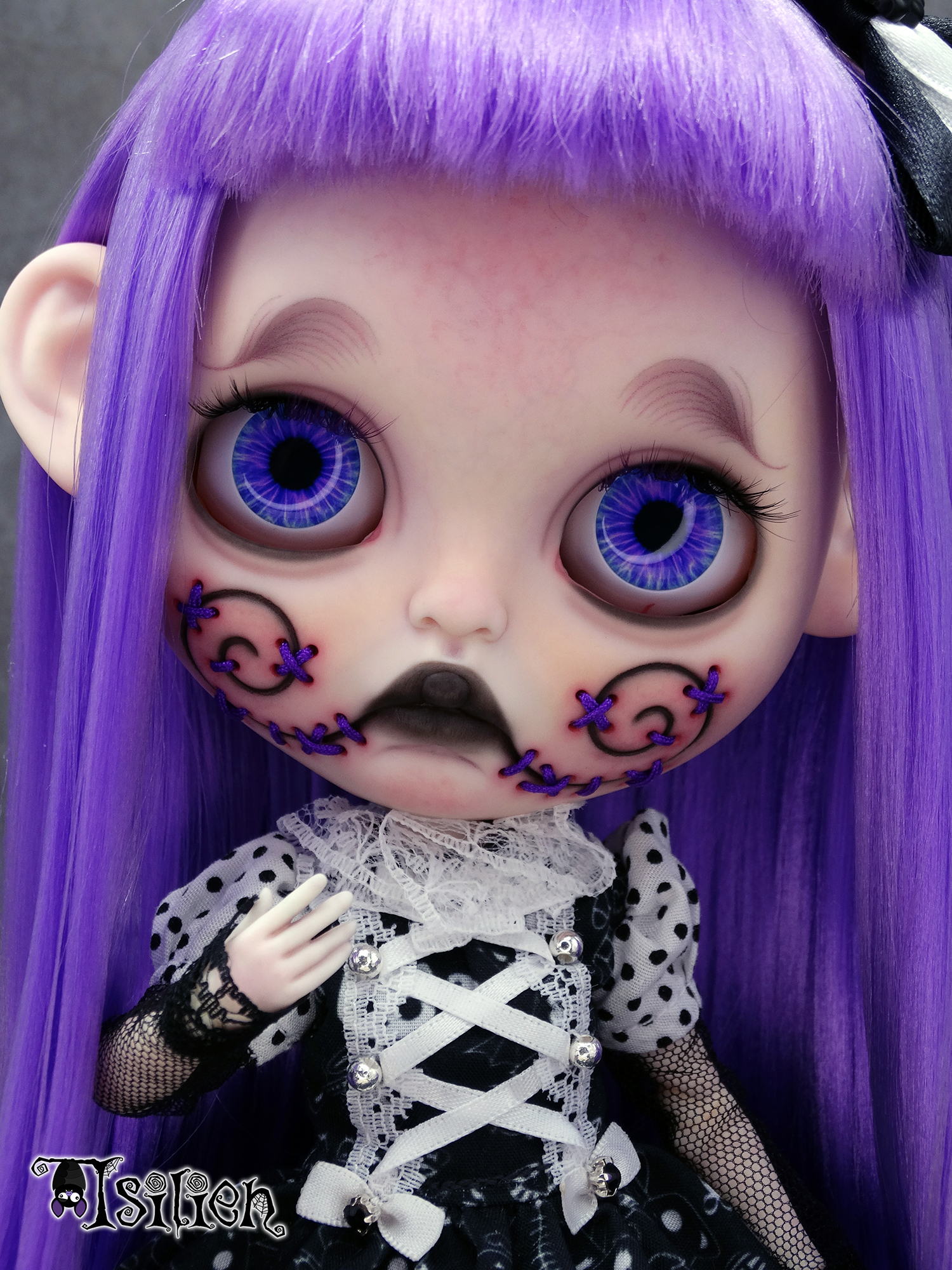 Shelby, muñeca Blythe custom terror gótica