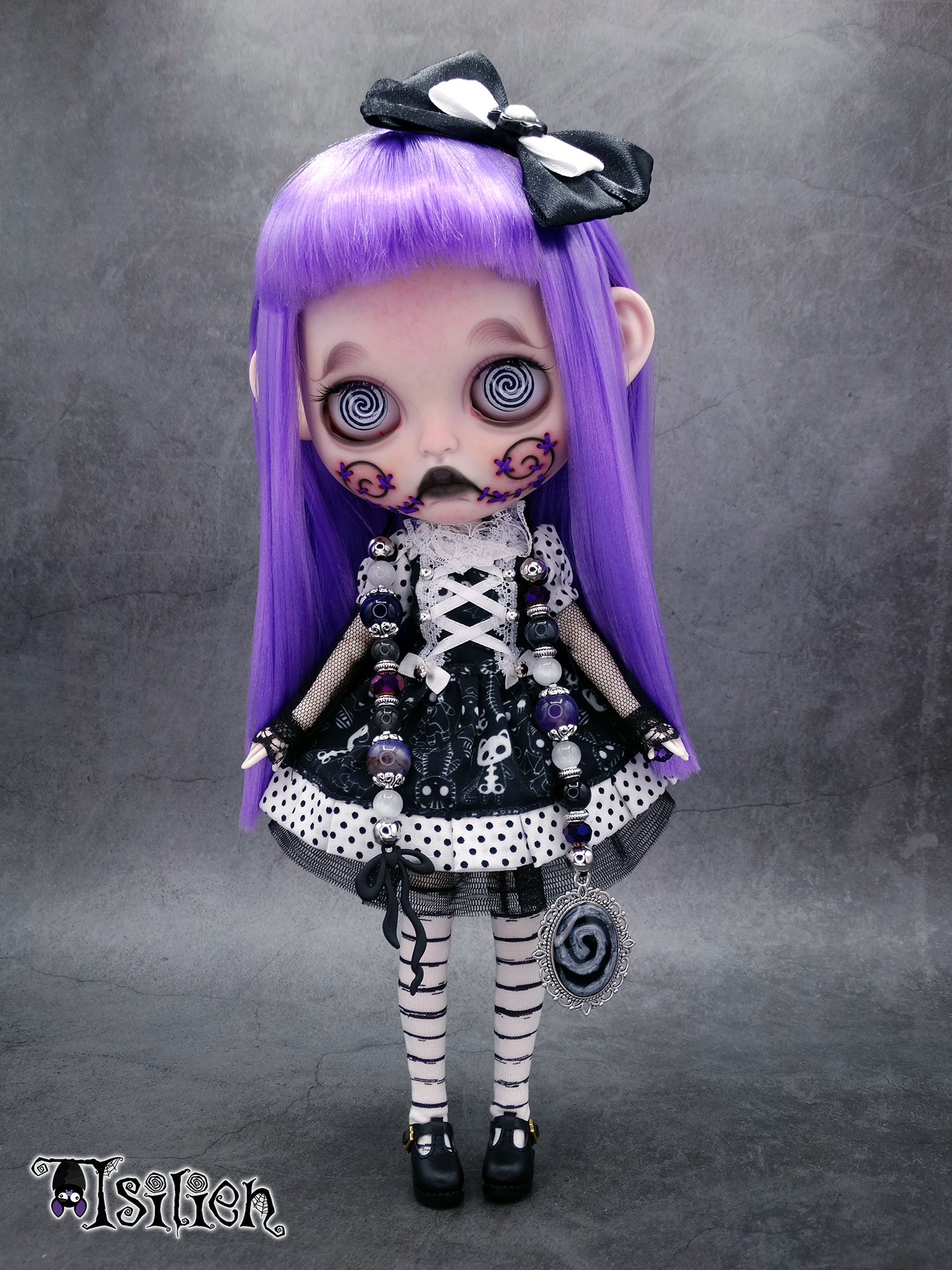 Shelby, muñeca Blythe custom terror gótica