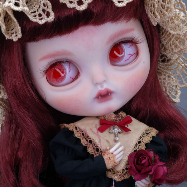 Vivian, muñeca Blythe custom vampiro, de estilo vintage